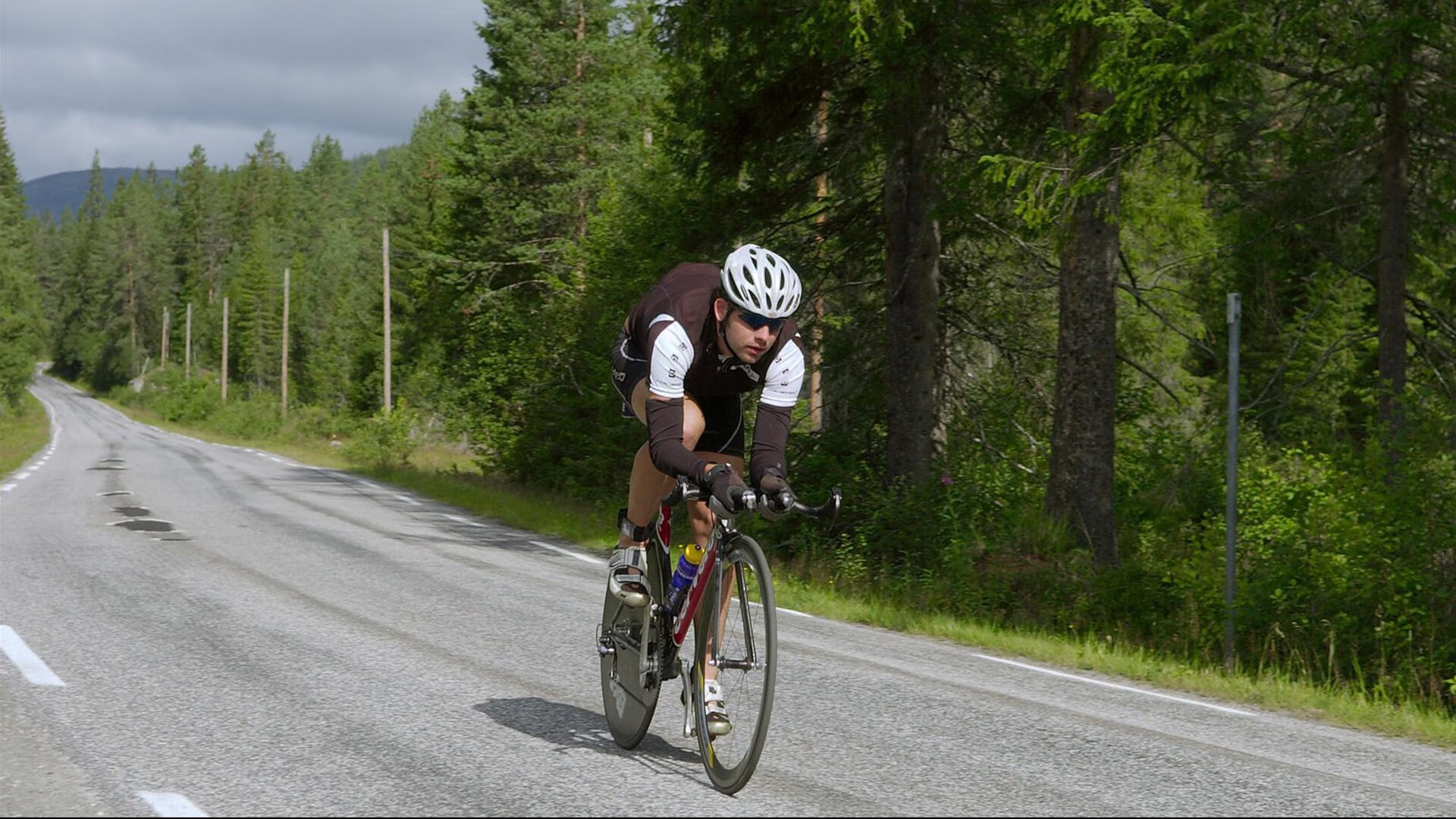 开云体育登录-男子蛙泳前25米分段表现差距明显，男子蛙泳100m